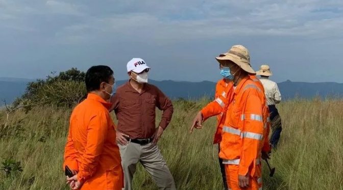 赢联盟管理层实勘西芒杜铁矿1、2号矿块