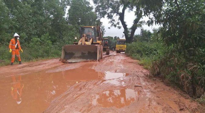 Winning Consortium Simandou launches its community assistance plan through the road maintenance project between the river port of Morebaya and Maférinya